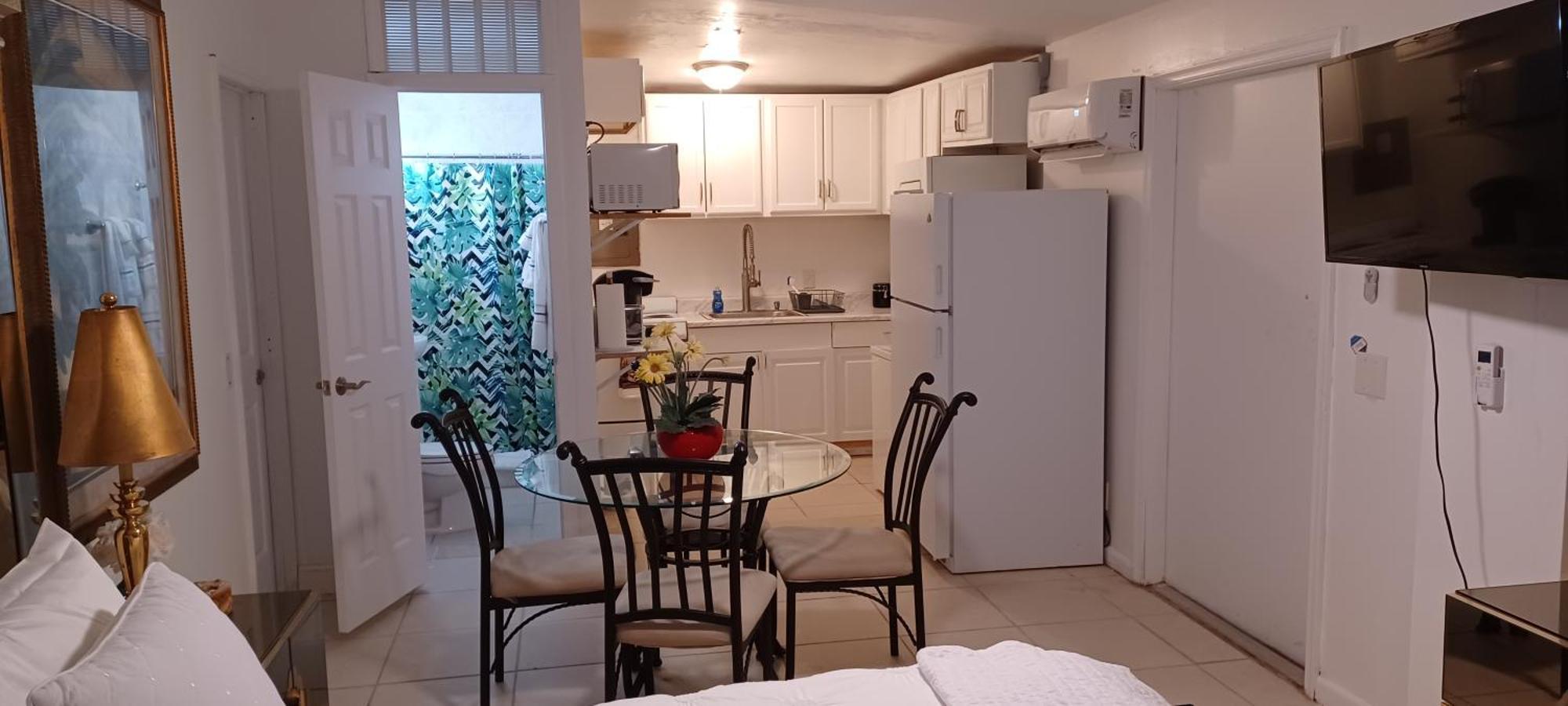 Palm Springs 3-Bedroom 2-Bath 5 Miles To The Beach Лейк-Ворт Номер фото